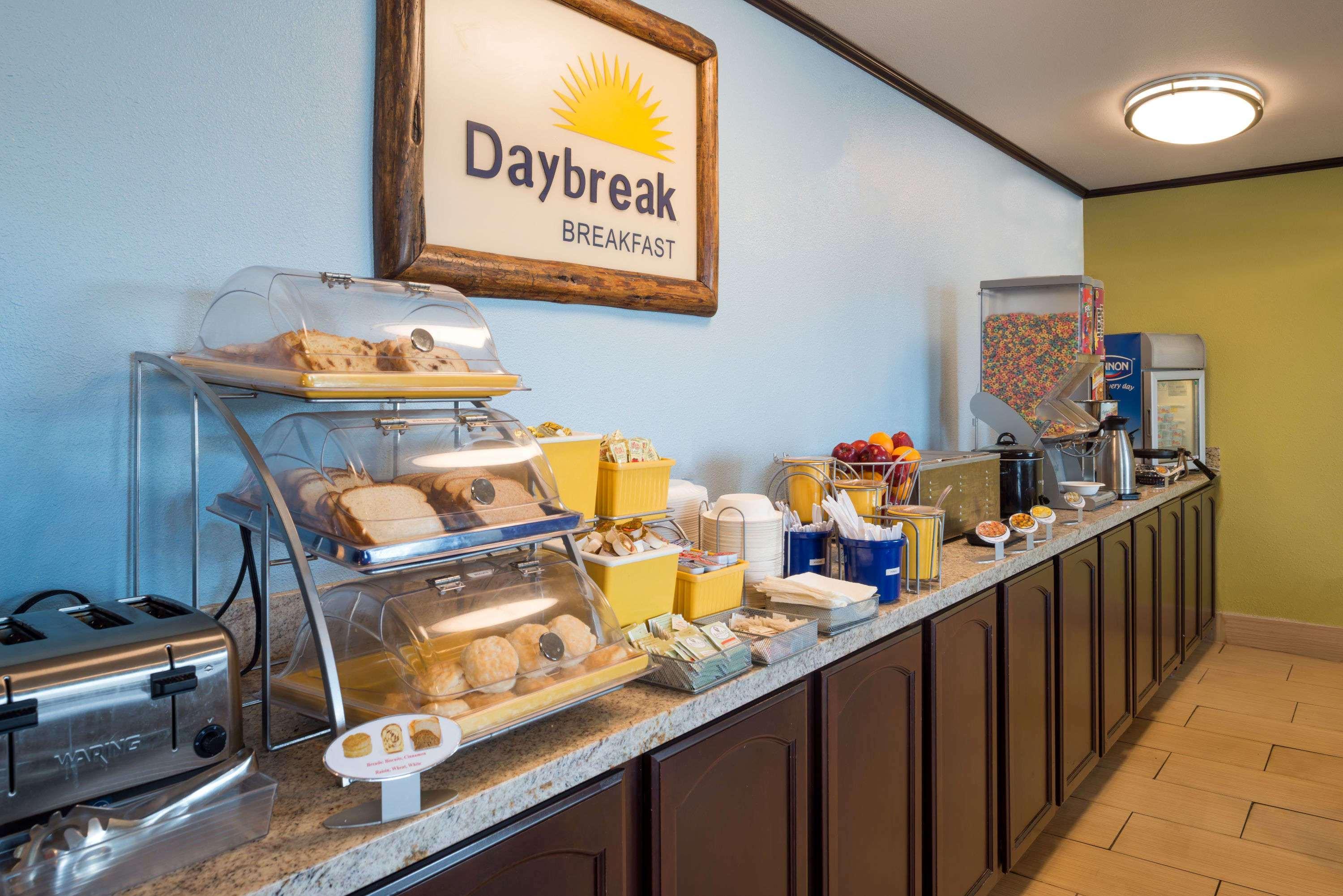 Days & By Wyndham Spokane Airport Airway Heights
